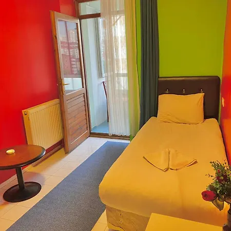 Kutlu Apartment *